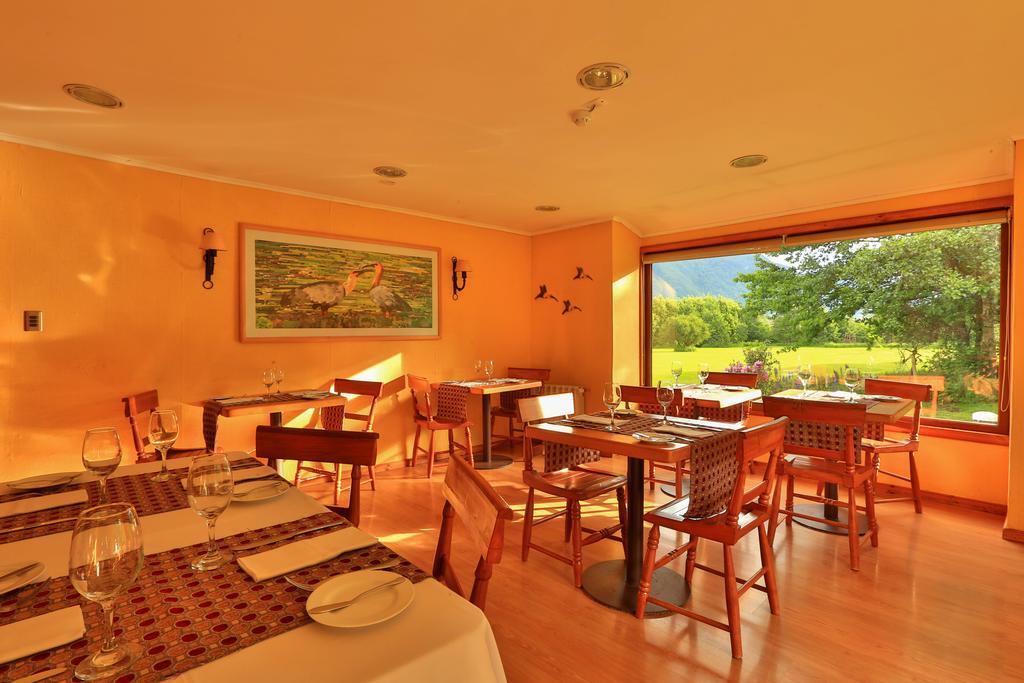 Hotel Y Cabanas Patagonia Green Puerto Aysen Exterior photo